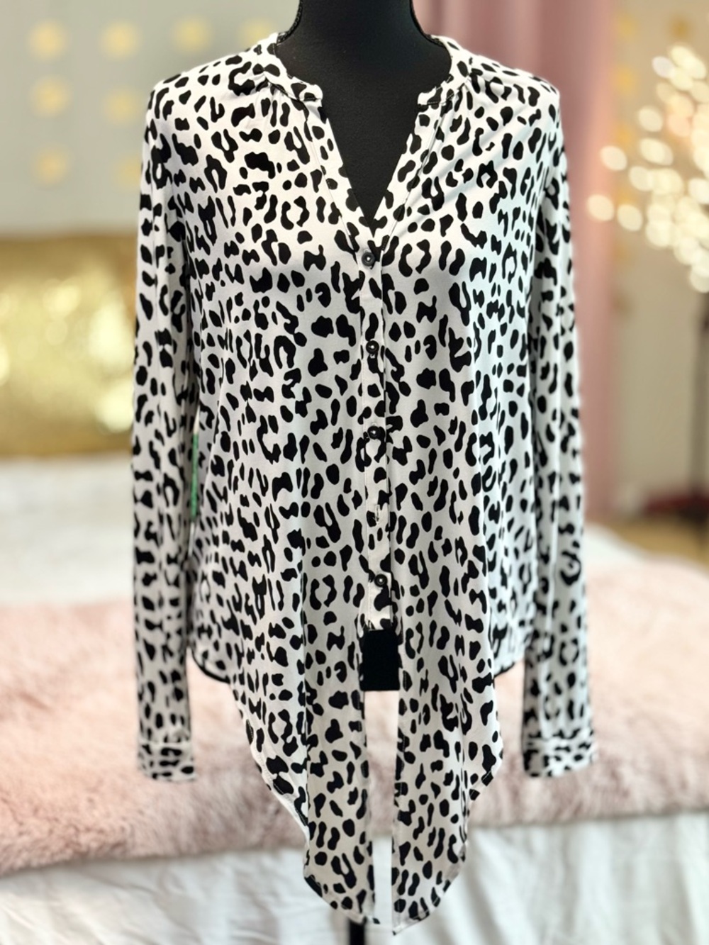 Dana Buchman Leopard Print Blouse M Black White Button Front Long Sleeve Top